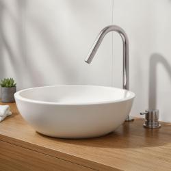 Robinetul de baie Waterevolution Flow cu două orificii, cromat, cu un mic V și o ieșire de 120mm, modelul T1121V01.