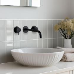 Ce trebuie tradus în română este următorul text: Robinet incorporat Waterevolution Flow cu 3 găuri pentru chiuvetă, de culoare neagră mată, cu băț de 25 cm T1163FPR-25.