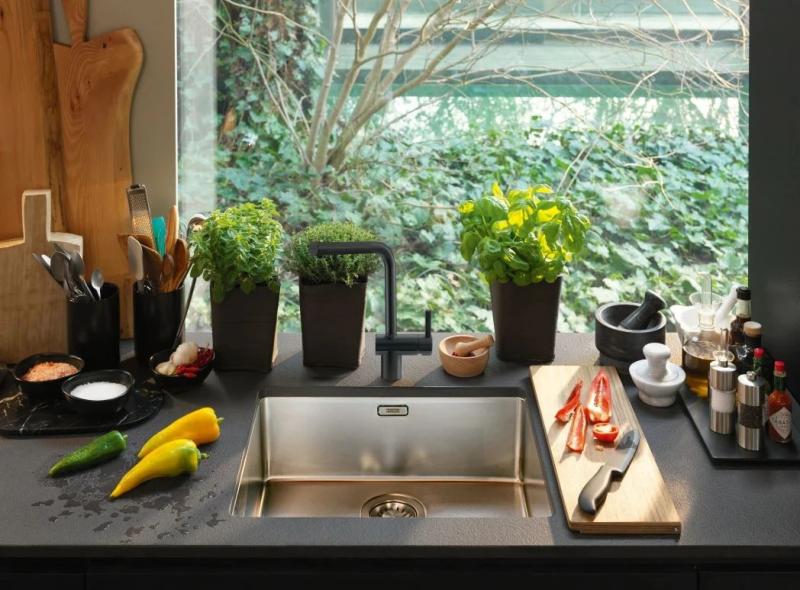 Franke Atlas Neo Robinet de bucătărie cu duză pivotantă mat negru periat 115.0550.424