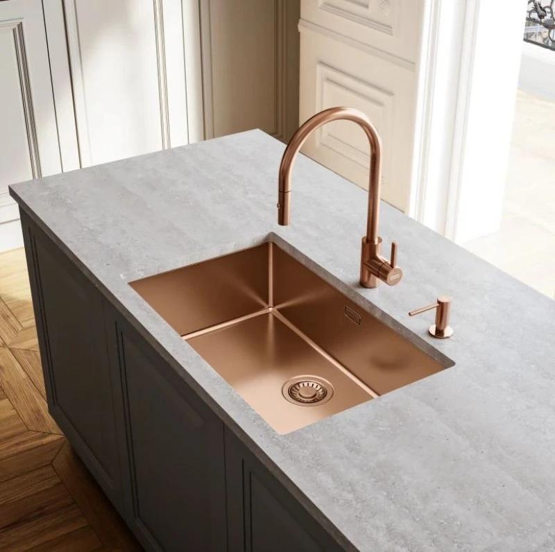 Franke Robinet de bucătărie Eos Neo cu duză și pulverizator extractibil PVD Cupru115.0628.254