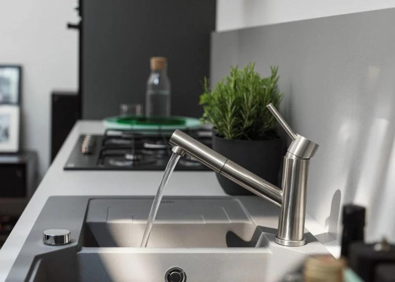 Franke Orbit Robinet de bucătărie scund din oțel inoxidabil masiv cu duză retractabilă 115.0569.461