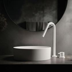 Robinetele pentru chiuveta Waterevolution Flow cu 2 orificii, alb, cu guler înalt de 120 mm, ieșire T1122VBR.