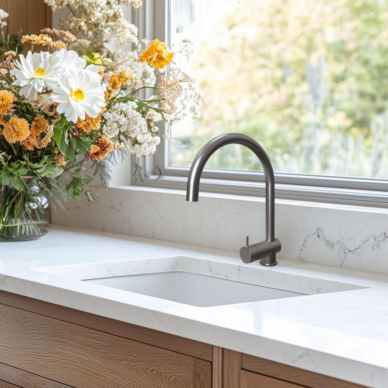 Waterevolution Flow Robinet de bucătărie PVD Gun metal cu duză extensibilă T155GME