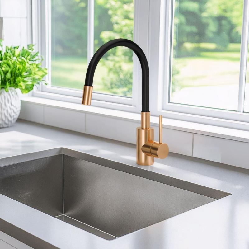 Quadri Bristol Robinet de bucătărie cu duș flexibil negru PVD cupru periat 1208955984