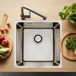 Aquadesign R25 este o chiuvetă din oțel cu montaj suprapus, submontat și îmbuteliat, cu dimensiunile de 40x40 cm, cod produs 1208958206.