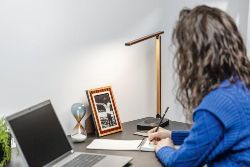 Decor Lampă de birou Bressi 8W 450lm AC220-240V 3-CCT Încărcare wireless USB PF>0 5 RA>80 Negru / Aur 1208962479