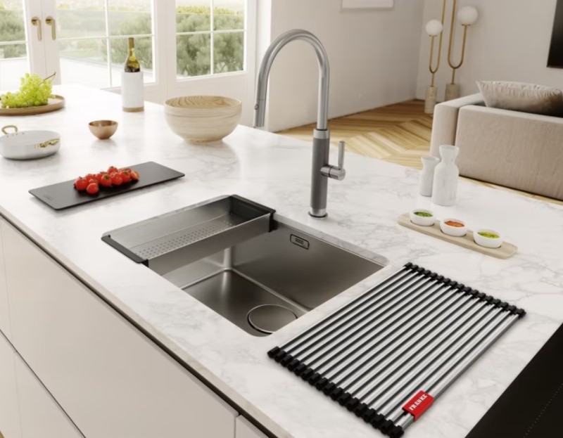 Franke Mythos Masterpiece Baterie de bucătărie cu duză in forma de J și retractabilă complet din oțel inoxidabil 115.0711.554