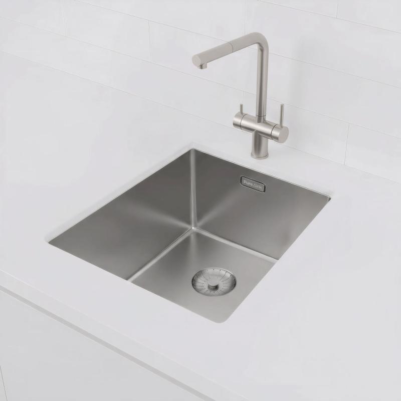 Pure.Sink Prestige chiuvetă din inox 34x40 cm, rază de 10 mm, montare sub blat, la același nivel cu blatul și deasupra blatului PPG3440-02.