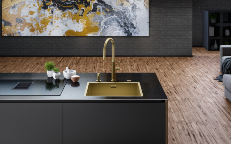 Franke Mythos Masterpiece Robinet de Bucătărie Auriu cu Gura de Scurgere în Formă de J și Duș Extractibil - 115.0711.558