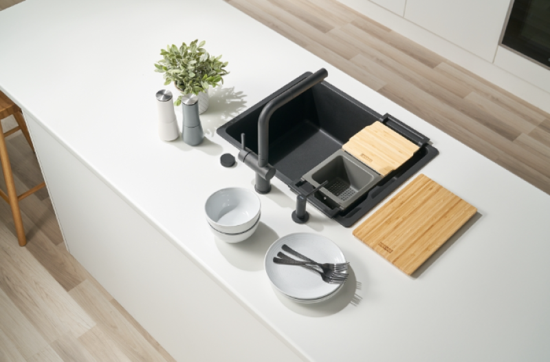 Franke Universal Accessory All-In Set 2 - Placă de tăiat, Tavă de plastic, Recipient de plastic și Pod telescopic 112.0655.482