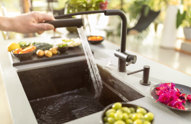 Franke Active Twist Monocomandă Negru cu Duș Extractabil și Control Integrat al Deșeurilor 115.0669.769