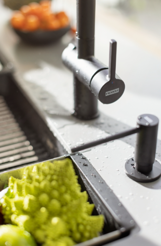 Franke Active Twist Monocomandă Negru cu Duș Extractabil și Control Integrat al Deșeurilor 115.0669.769