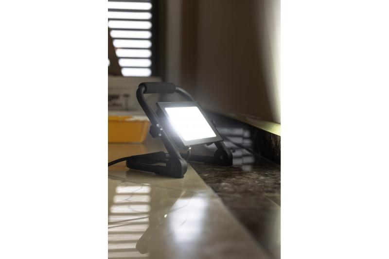 NELI Proiector portabil, LED, 30W, 2700lm, 6400K, AC220-240V, IP65, cablu 1.5m