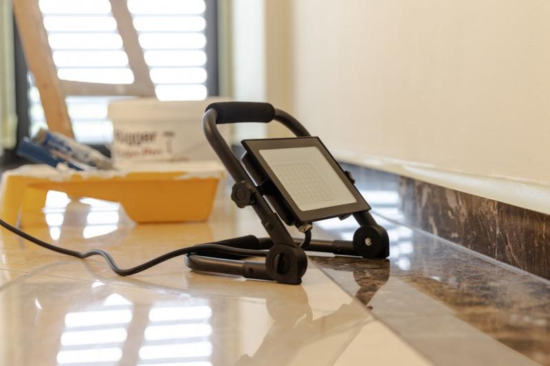 NELI Proiector portabil, LED, 50W, 4500lm, 6400K, AC220-240V, IP65, cablu de 1,5m