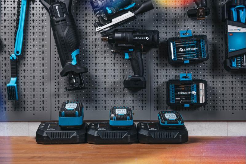 Acumulator reîncărcabil HÖGERT 4.0 Ah 18 V