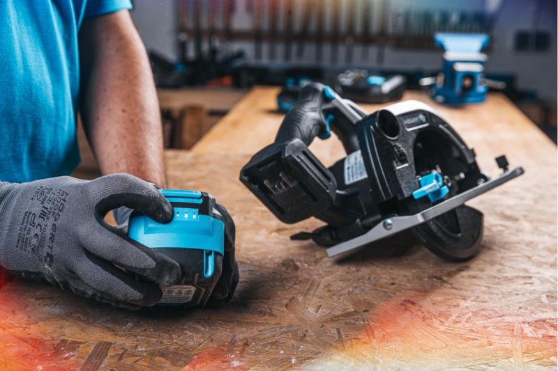 Acumulator reîncărcabil HÖGERT 4.0 Ah 18 V