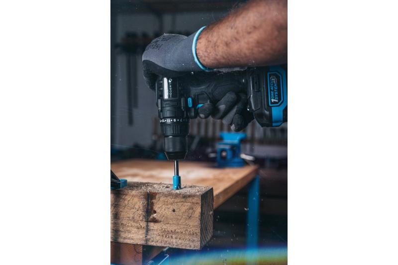 HÖGERT mașină de găurit cu acumulator 18V, set cu acumulator, încărcător, suport pentru biți, magazie pentru burghie.