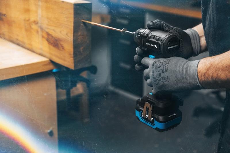 Set chei de impact cu acumulator HÖGERT 200 Nm 18V cu motor fără perii