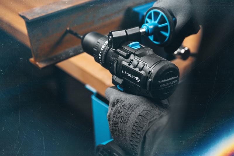 Set chei de impact cu acumulator HÖGERT 200 Nm 18V cu motor fără perii