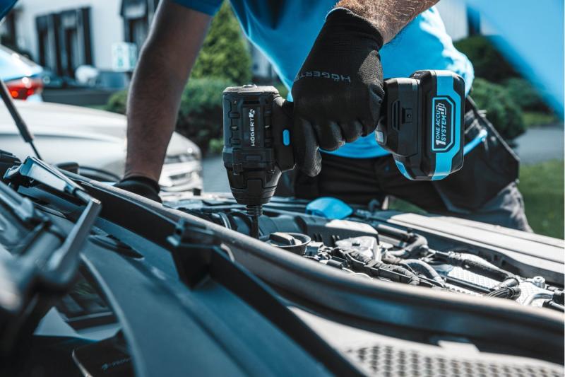 Set chei de impact cu acumulator HÖGERT 200 Nm 18V cu motor fără perii