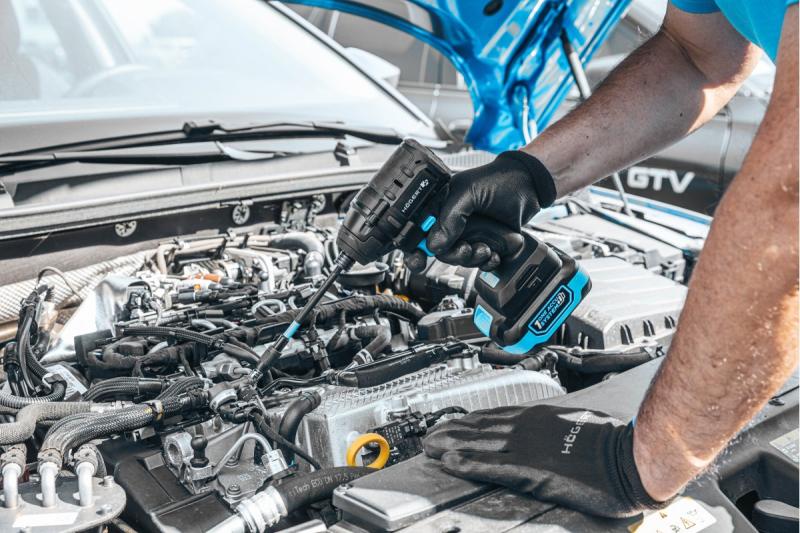 Set chei de impact cu acumulator HÖGERT 200 Nm 18V cu motor fără perii