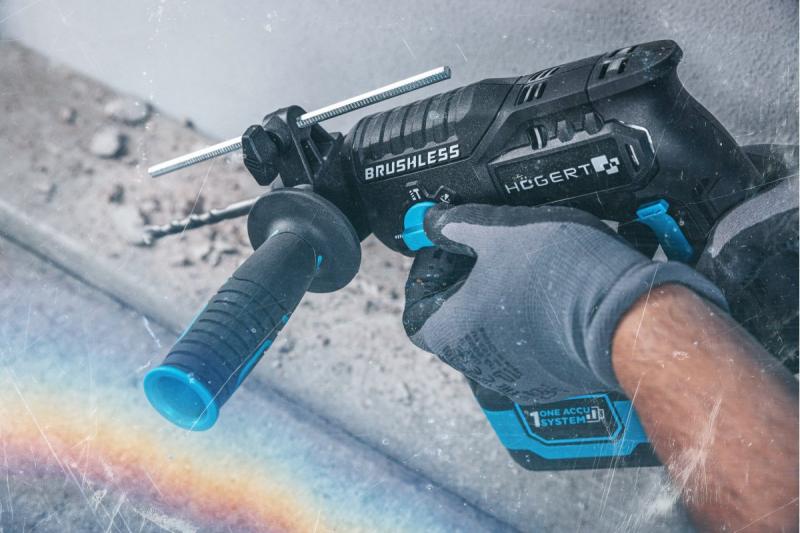 Set de mașină de găurit cu acumulator HÖGERT, 18V, OneAccuSystem, cu acumulator, încărcător în valiză