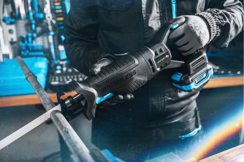 Set fierăstrău alternativ cu acumulator HÖGERT, 18V, fără perii, acumulator, încărcător, accesorii.