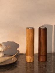 Woodsea Upside Down Walnut - Moara de sare din nuc de nuc Ø5.4x22.5 cm 1208971593