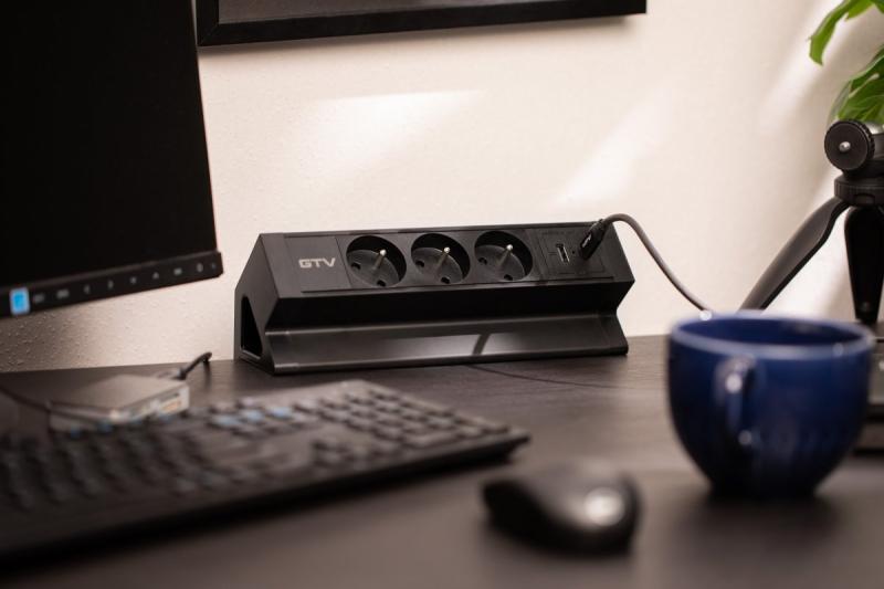 Priză mobilier Basco, 3 x priză cu împământare, USB A+C, cablu de 1,5m, negru cu montare