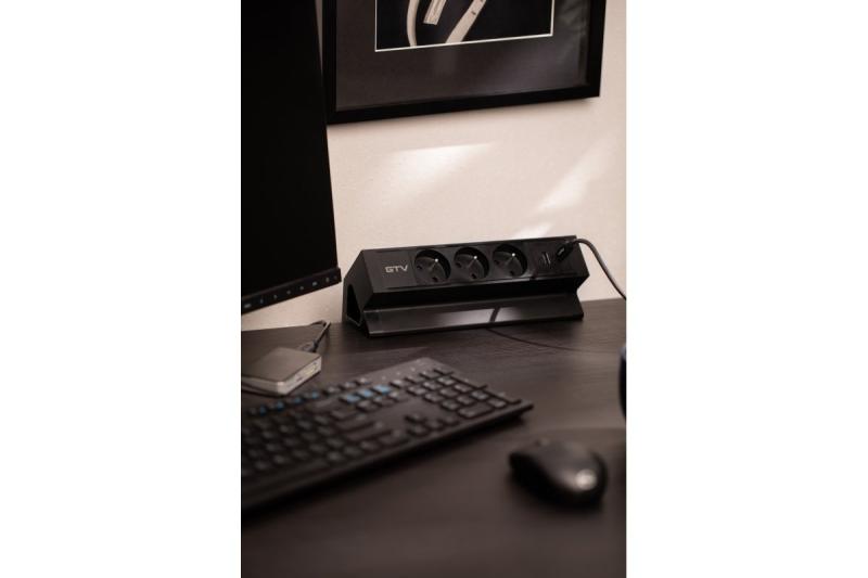 Priză mobilier Basco, 3 x priză cu împământare, USB A+C, cablu de 1,5m, negru cu montare