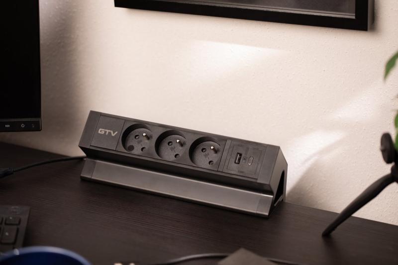 Priză mobilier Basco, 3 x priză cu împământare, USB A+C, cablu de 1,5m, negru cu montare