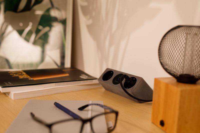 Priză pentru mobilier SOFITO, 2xSHUKO, USB A+C, cablu 1.5 m, gri catifelat