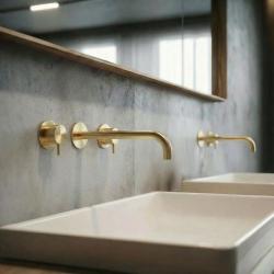 Waterevolution Flow Robinet de chiuvetă încastrat cu 3 găuri PVD Auriu alb cu gura de scurgere de 21 cm T1163FWGE-21